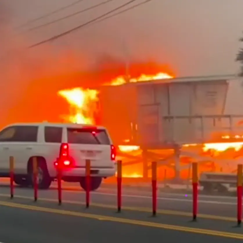 Incendio a Pacific Palisades: 30.000 sfollati e stato di emergenza a Los Angeles