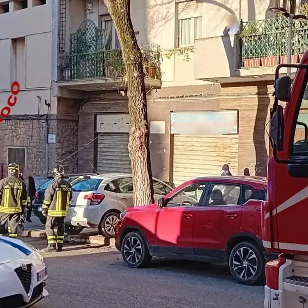 Incidente a Sassari: scontro fra auto in viale Umberto, conducenti in ospedale