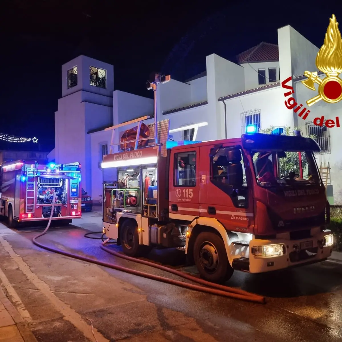 Ancora fiamme nella parrocchia di Valledoria: incendio doloso distrugge la sagrestia