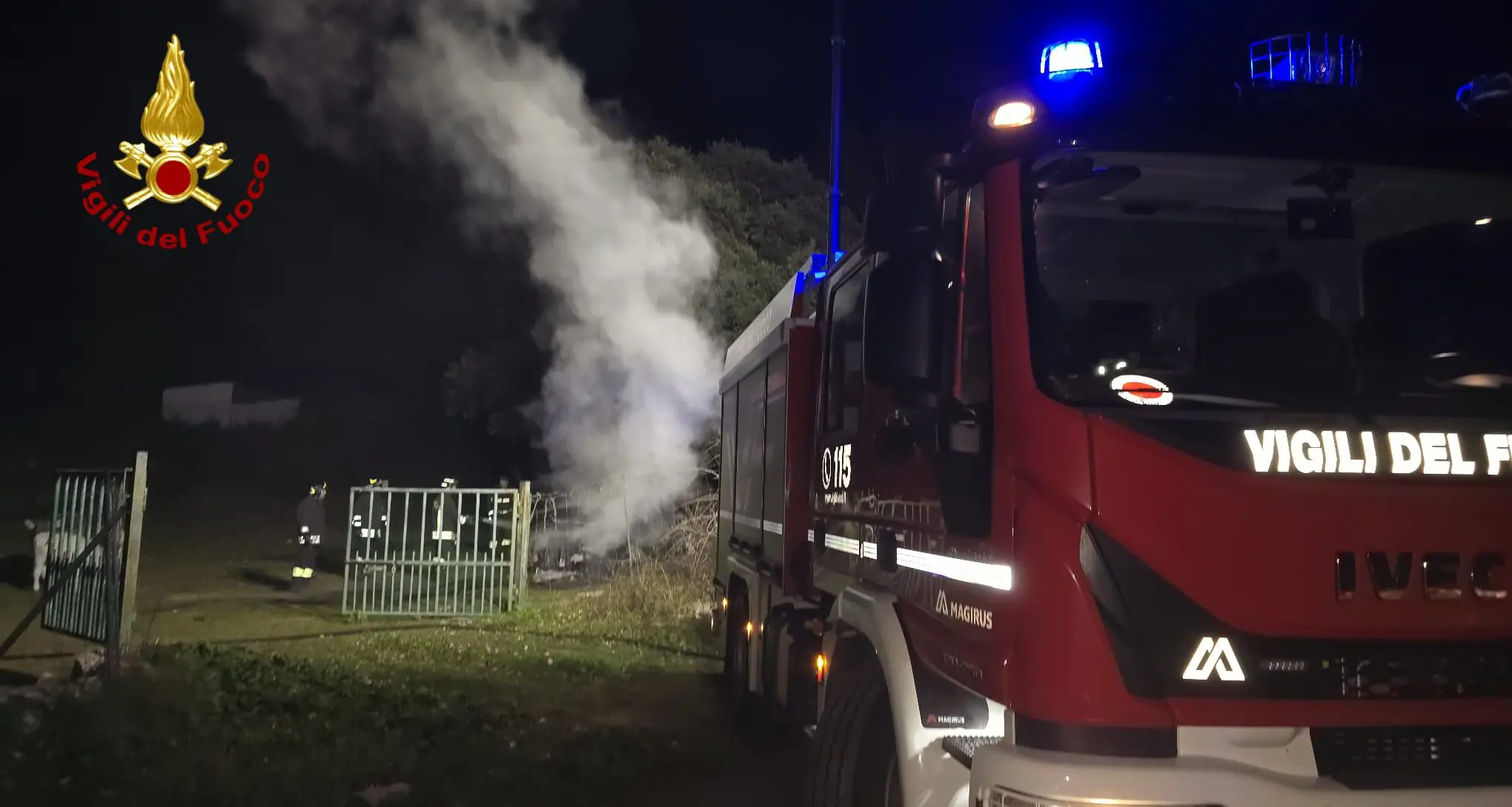 Auto distrutta da un incendio a Sarule: Vigili del Fuoco evitano il peggio