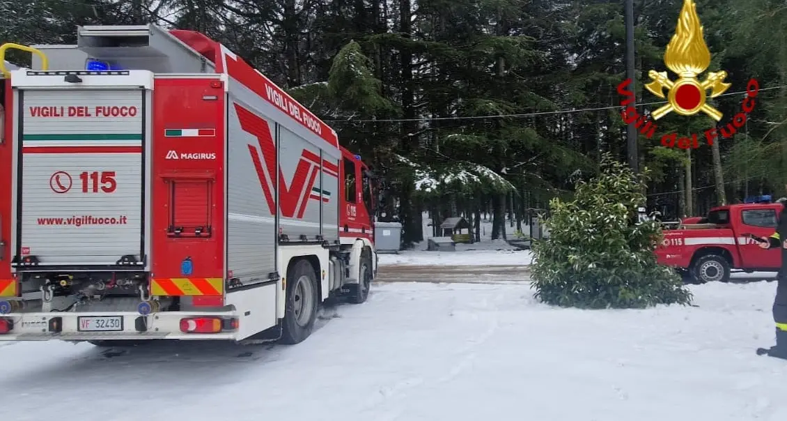 Neve sul monte Limbara: automobilisti bloccati sulla SP 51