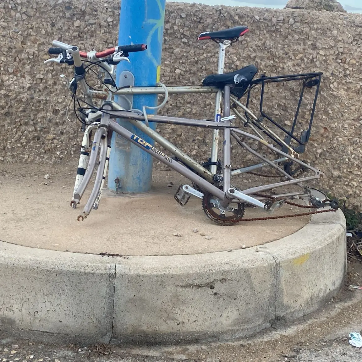 Sanzioni nel centro storico di Alghero: stretta sull'occupazione abusiva del suolo pubblico