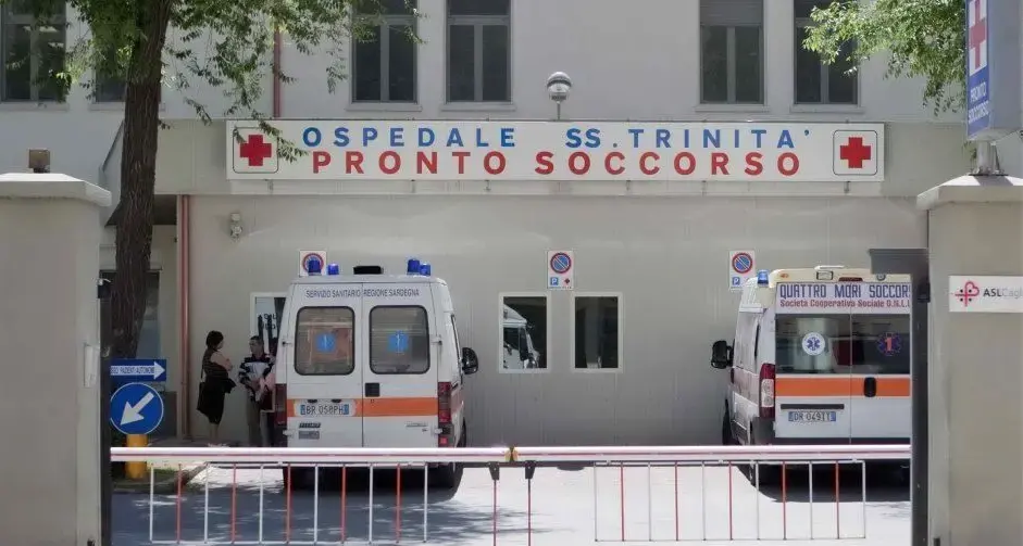 Tensione al Santissima Trinità di Cagliari: detenuto aggredisce un agente