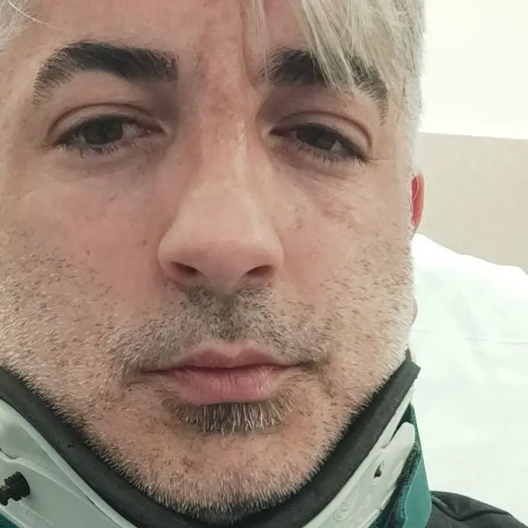 Paura in strada: giovane aggredito a Sassari mentre passeggia con il cane