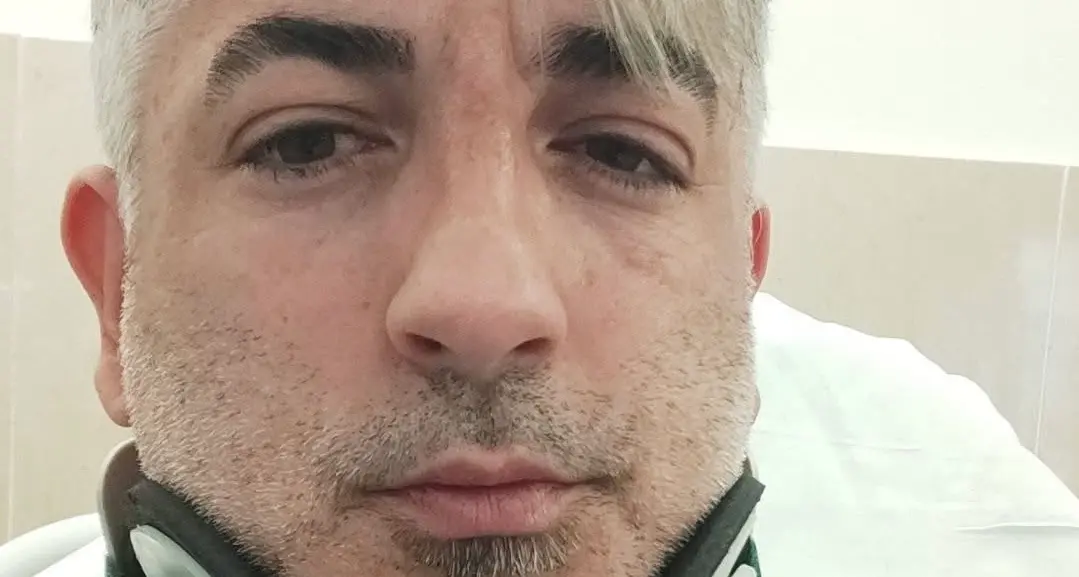 Paura in strada: giovane aggredito a Sassari mentre passeggia con il cane