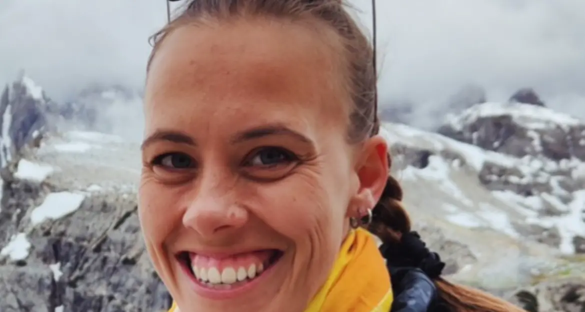 \"Prendo il cibo dai cassonetti e risparmio per i viaggi\", la scelta di Sofie che divide il web