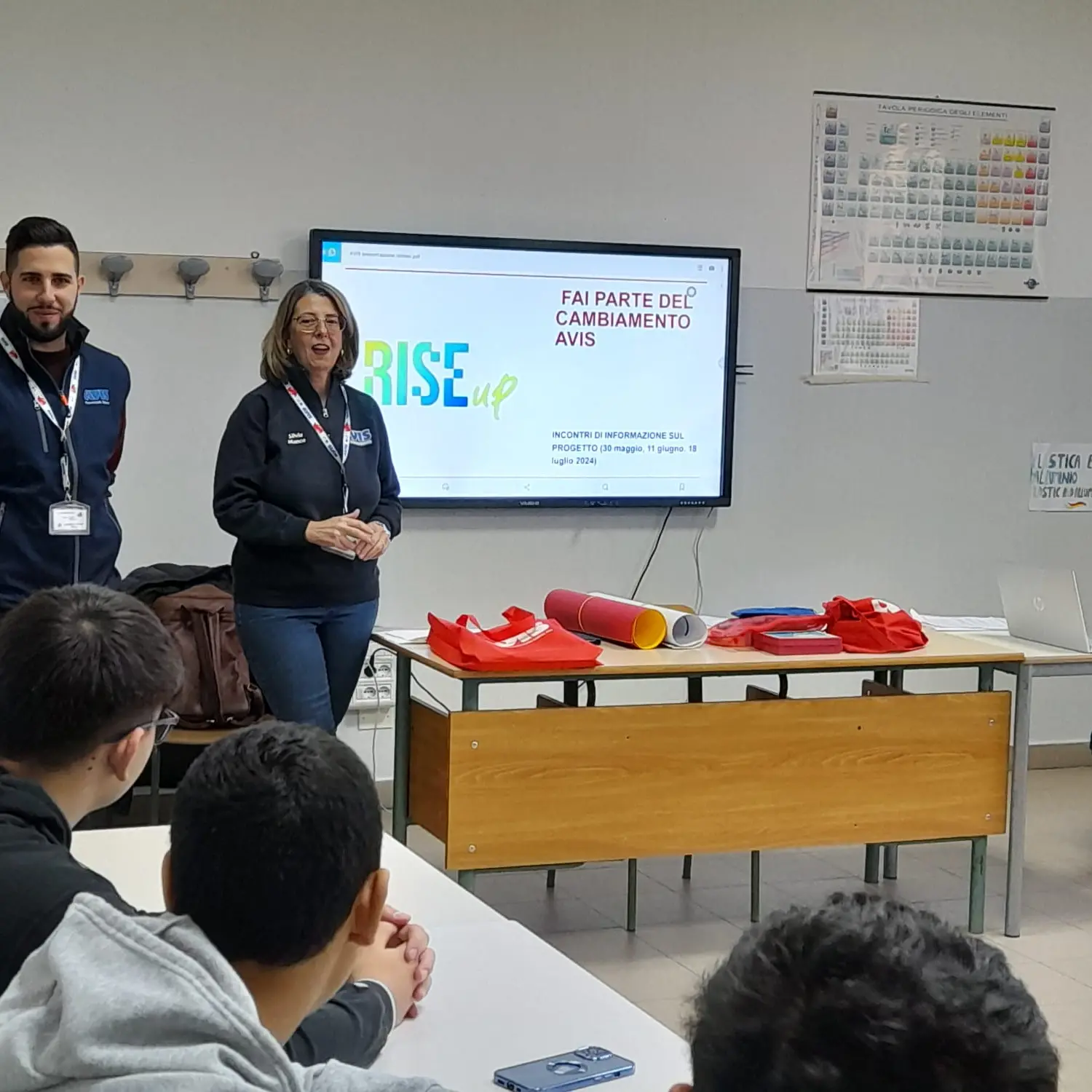 Avis e studenti insieme per il cambiamento:successo per il progetto “RISEup” all’Istituto “Angelo Roth”