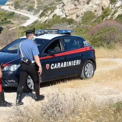 Dodici migranti approdano sulle coste di Porto Pino: soccorsi dai carabinieri