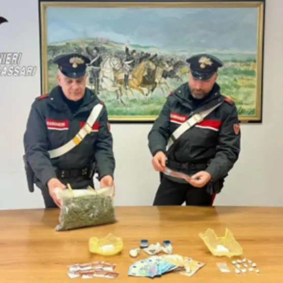 Marijuana e cocaina nascoste in cameretta: arrestati due giovani a Olbia