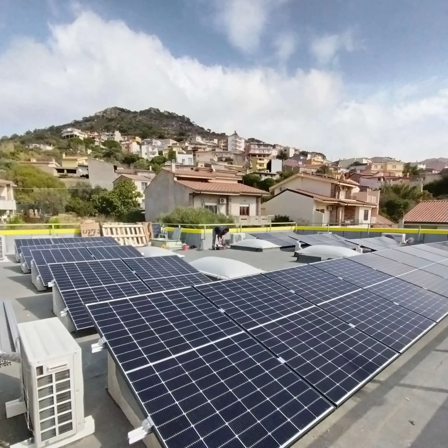 Poste Italiane, nuovo impianto fotovoltaico a Oliena per ridurre le emissioni