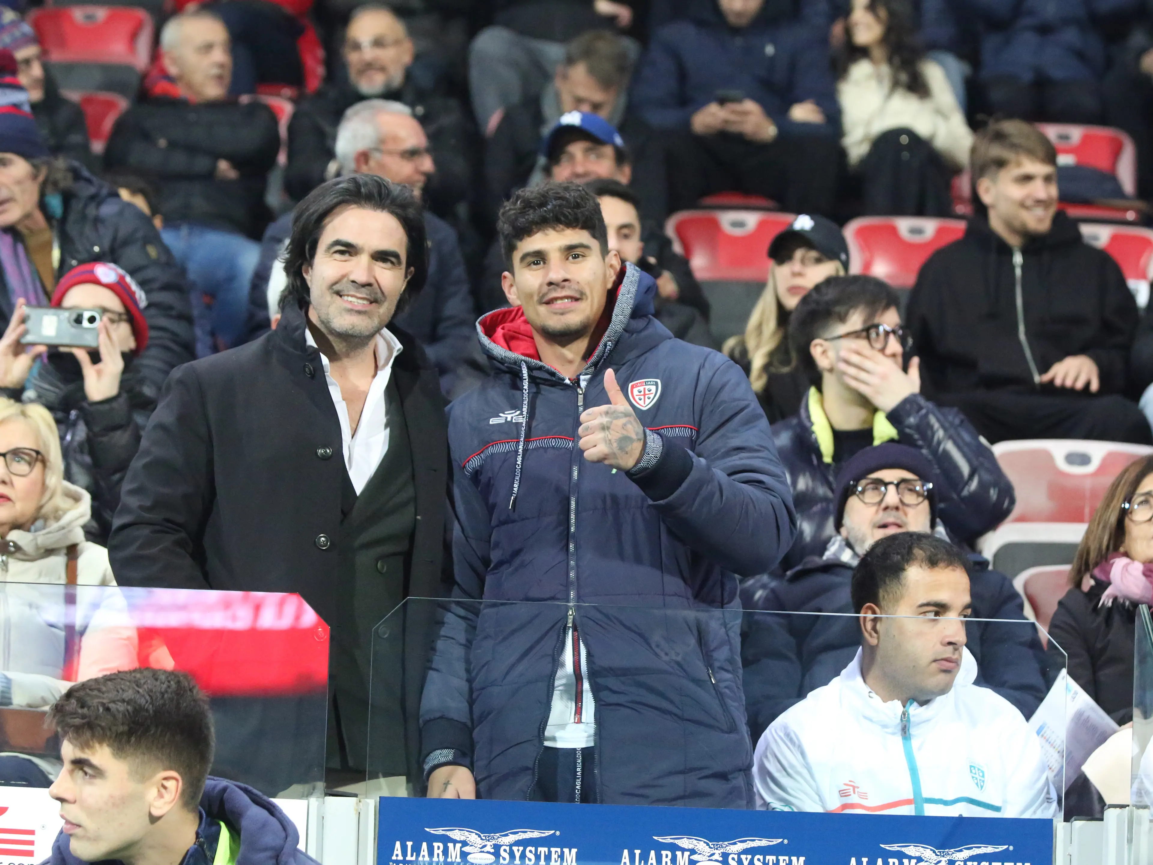 Dalla Romania al Qatar, ora in Sardegna: ieri in tribuna il nuovo acquisto del Cagliari Florinel Coman
