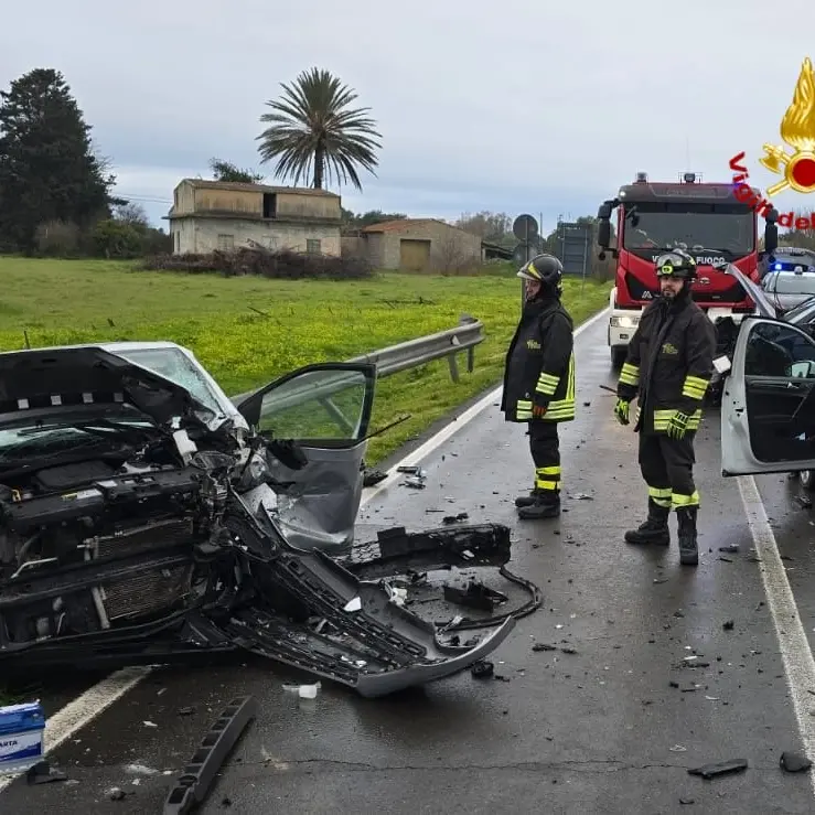 Spaventoso incidente alle porte di San Nicolò Arcidano: tre auto coinvolte