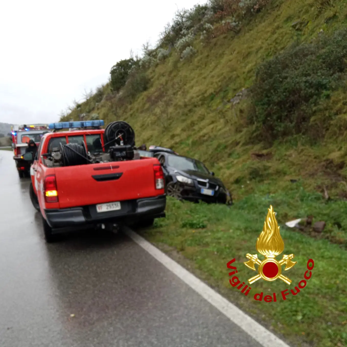 Incidente stradale a Oniferi: auto finisce in cunetta, conducente in ospedale