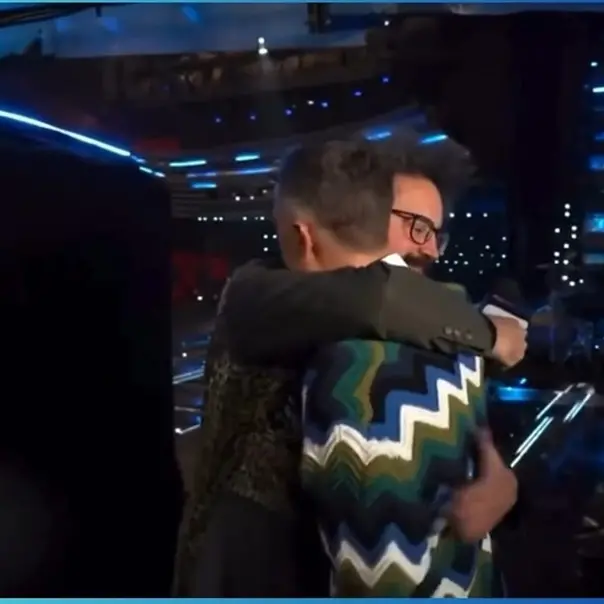 Sanremo, Cristicchi dedica canzone alla madre malata: intervistatore scoppia in lacrime