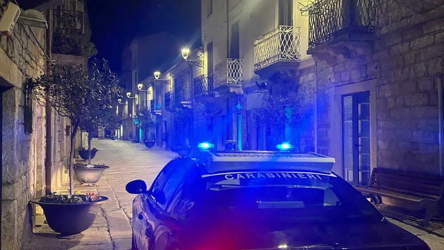 Accoltellato al centro storico di Sassari: 45enne extracomunitario finisce in ospedale