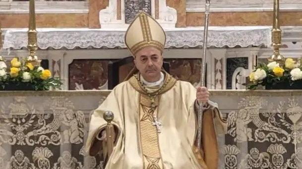 Il benvenuto a Monsignor Farci celebrato con una processione eucaristica a Iglesias