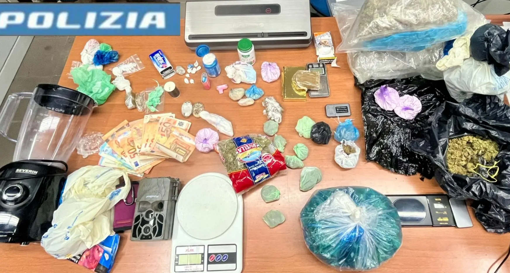 Spaccio di droga a conduzione familiare a Monserrato: due arresti