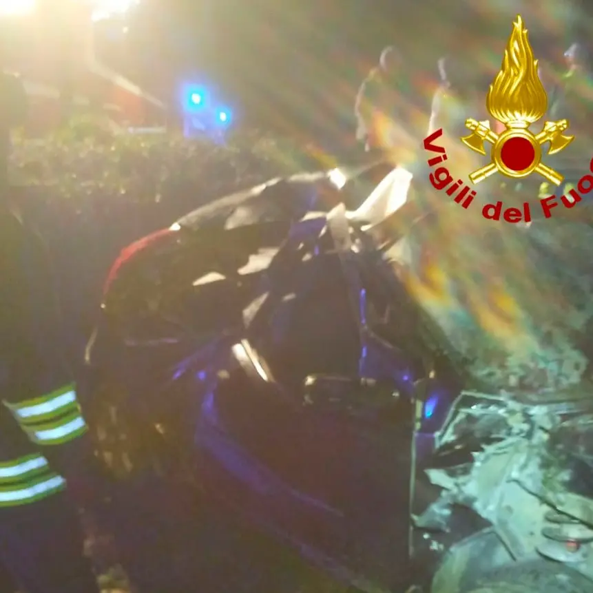 Incidente a Jerzu: donna incinta sbalzata fuori dall’auto, ricoverata in codice rosso