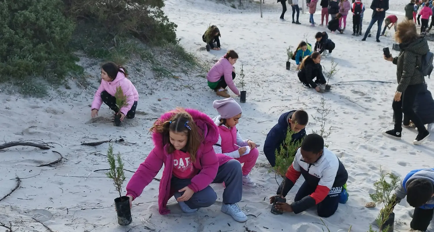 I piccoli alunni della scuola \"Sacro Cuore\" di Alghero e l'amore per la natura