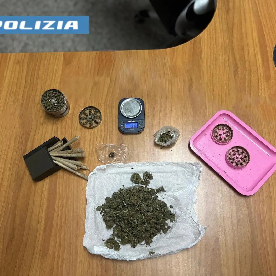 Un’intera famiglia dedita allo spaccio di marijuana a Oristano: scatta il blitz della Polizia