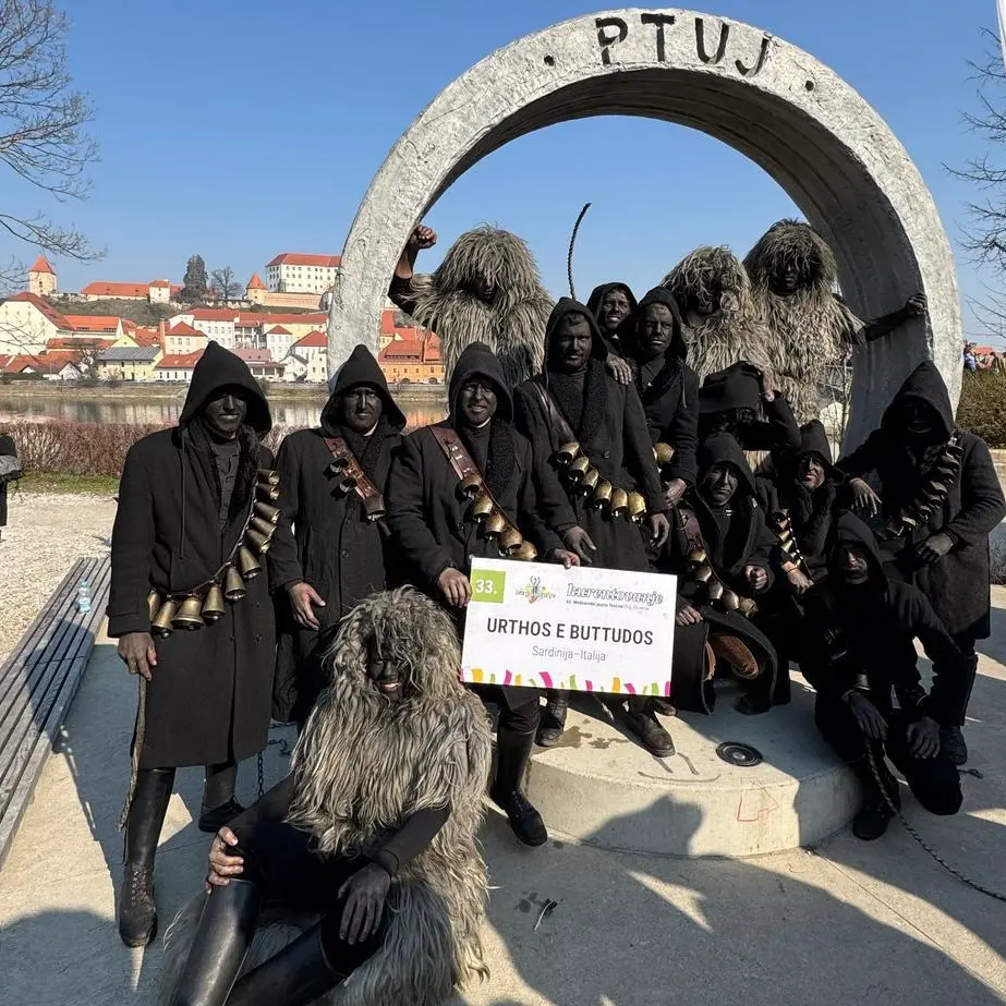 Le maschere Urthos e Buttudos di Fonni conquistano il Mednarodni Pustni Festival in Slovenia