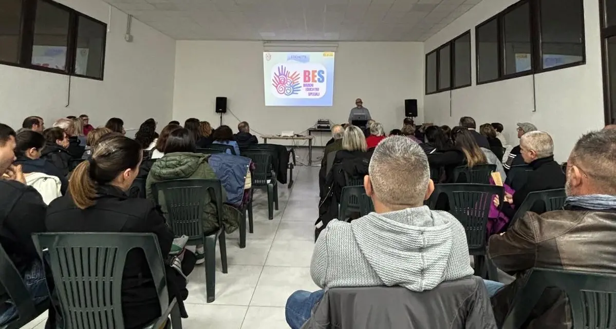 Inclusione e dialogo: successo per l'evento \"Noi & Loro\" a Codrongianos