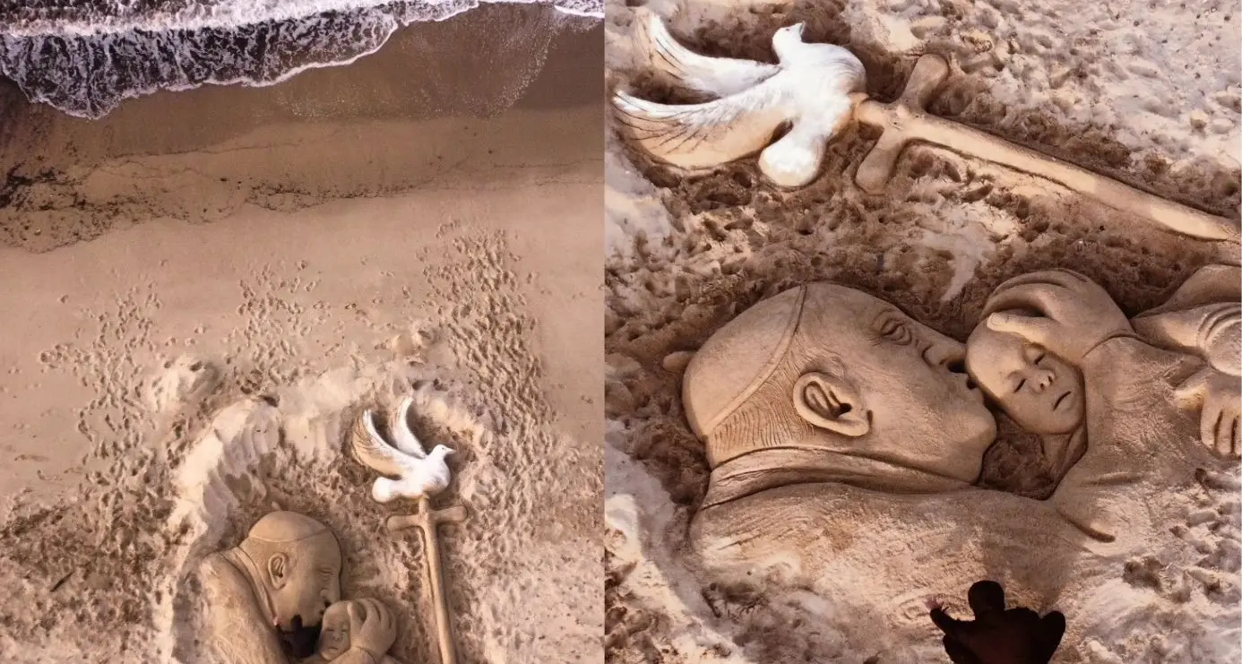 Sardegna in preghiera per Papa Francesco: una scultura di sabbia a Platamona