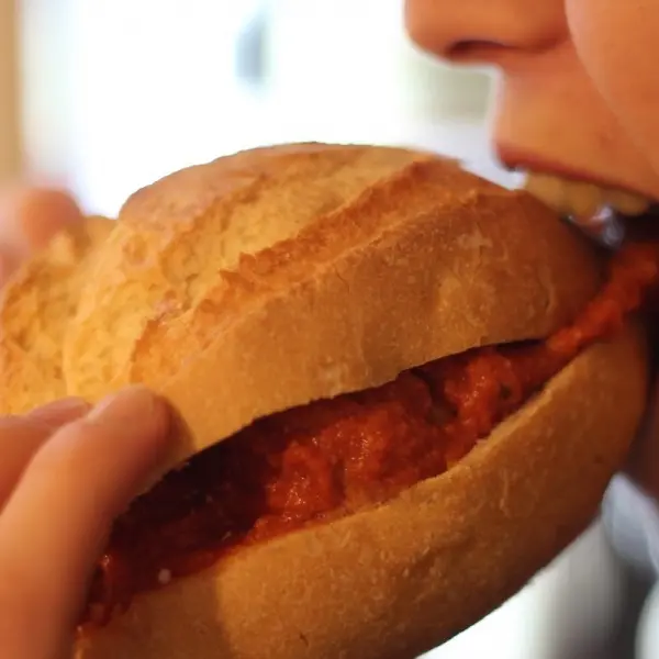 La pausa pranzo più costosa d'Italia è a Trento: 6,8 euro per un panino e un caffè