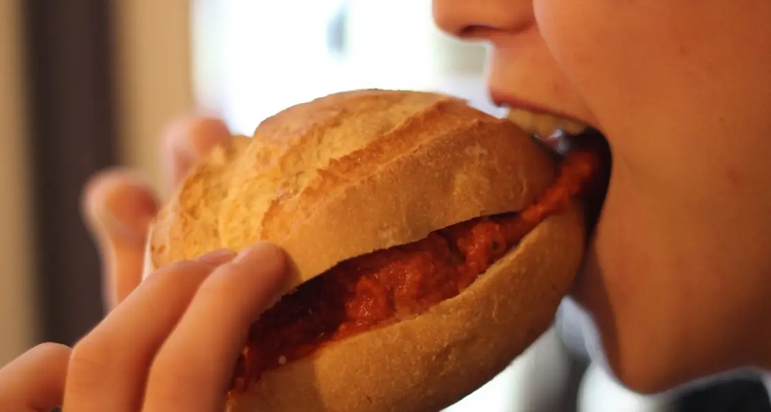 La pausa pranzo più costosa d'Italia è a Trento: 6,8 euro per un panino e un caffè