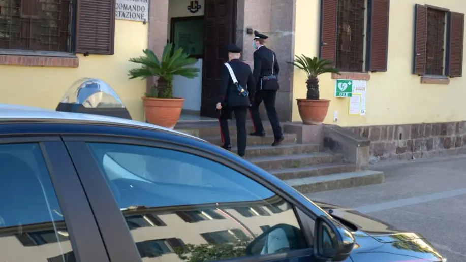 Maxi truffa ai danni di un'azienda vinicola a Dolianova: sei denunce