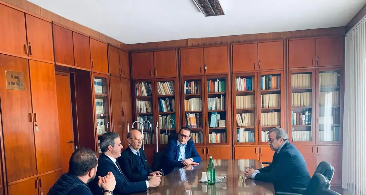 Energia e industria in Sardegna: dialogo aperto tra assessore Cani e Anci