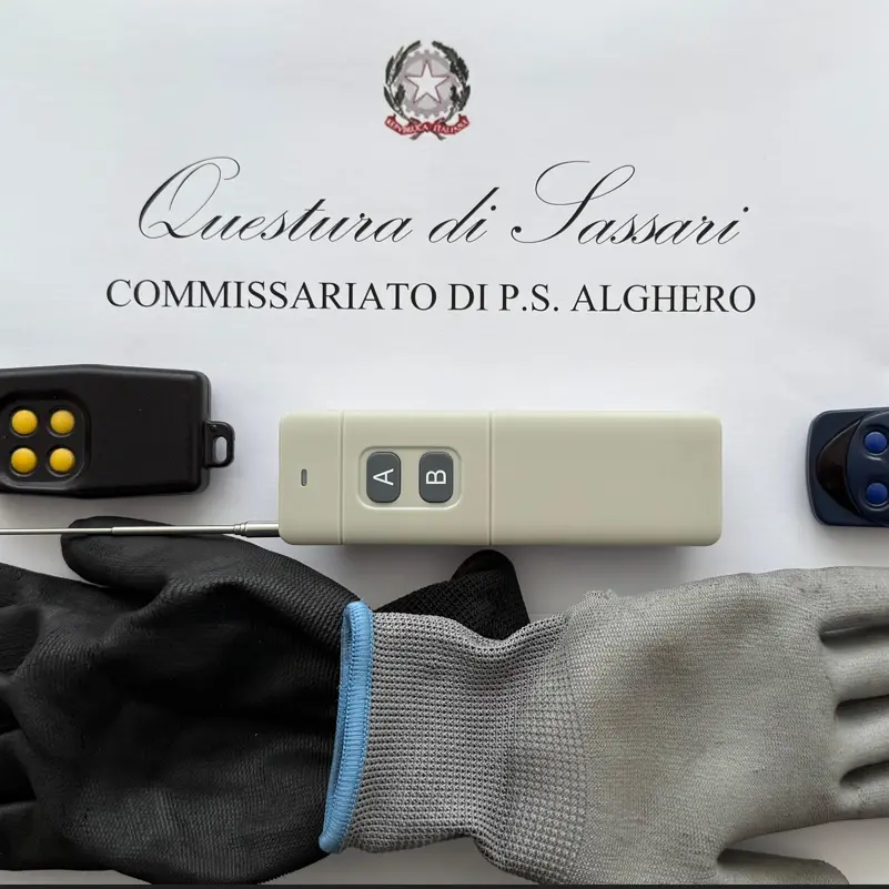 Scatta l'antifurto mentre tentano di rubare un'auto: due arresti ad Alghero