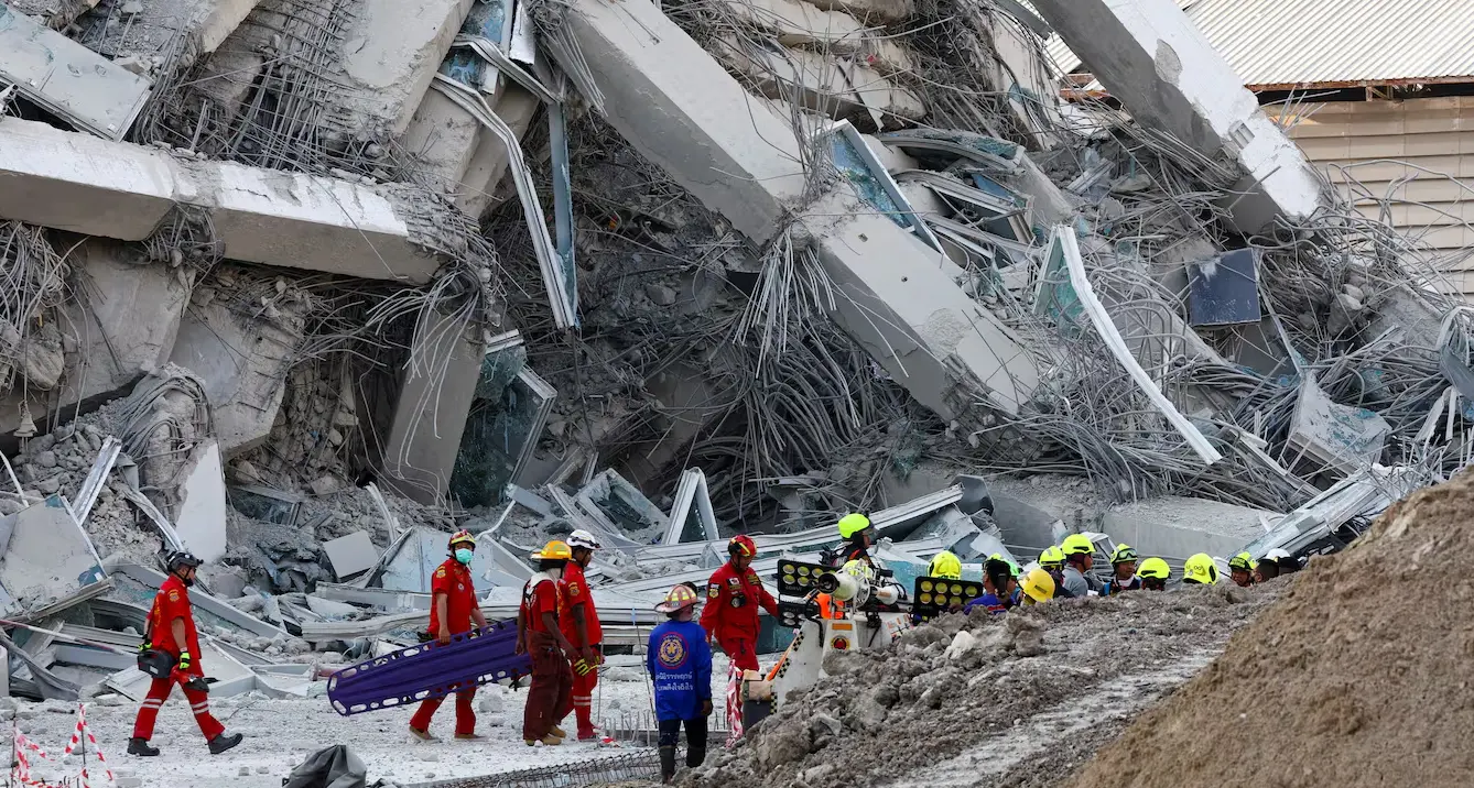 Myanmar devastato da un terremoto di magnitudo 7.7: migliaia di vittime temute