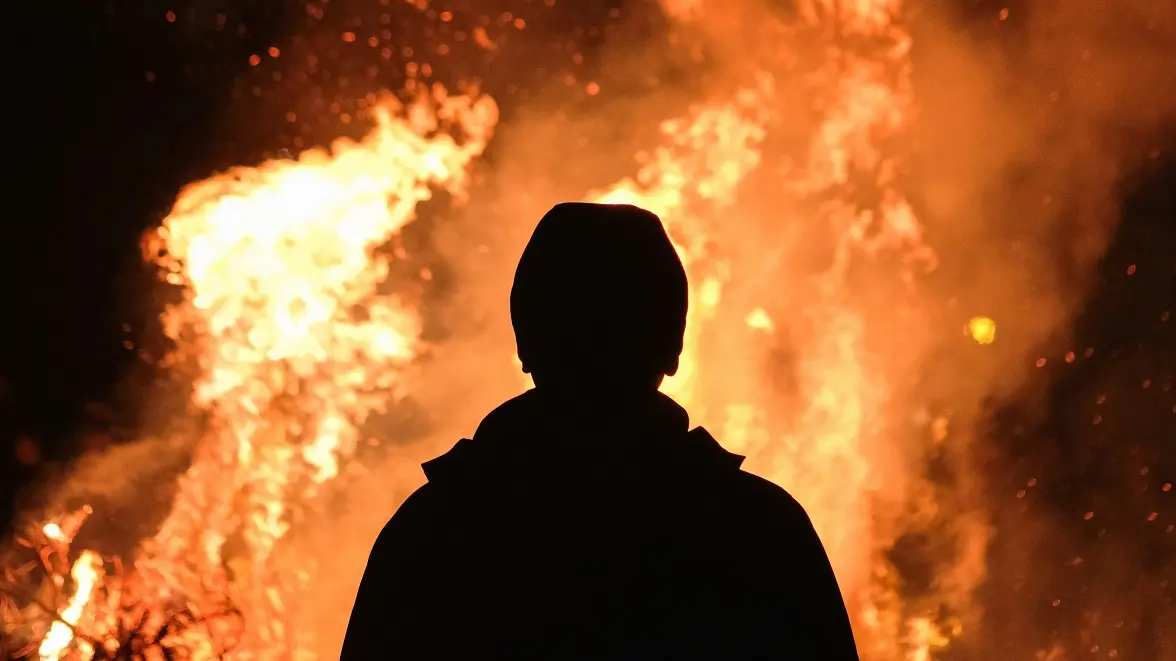 Hamas incita alla violenza: incendi dolosi attorno a Gerusalemme