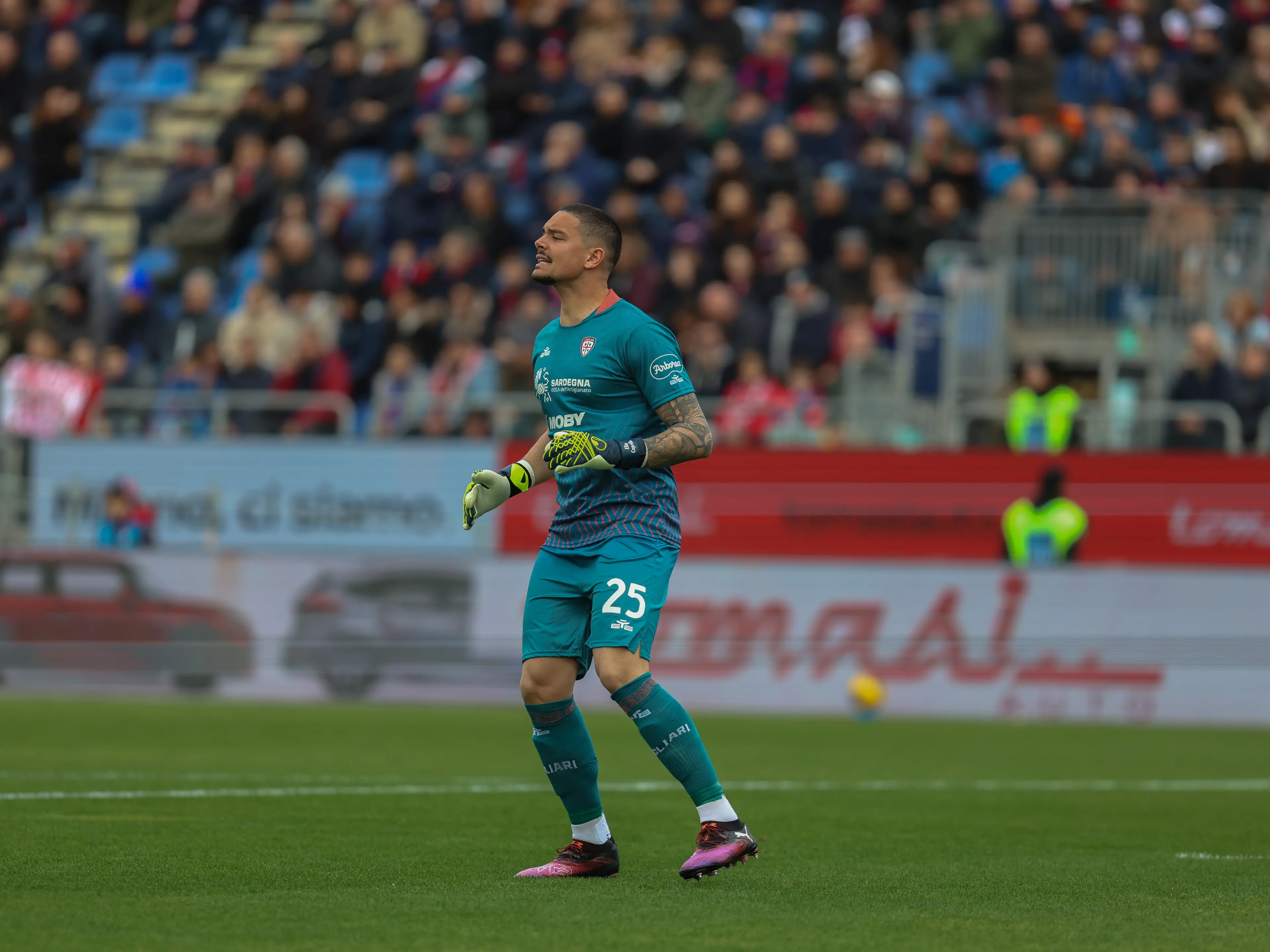 Como-Cagliari 0-0, buon pari in riva al lago