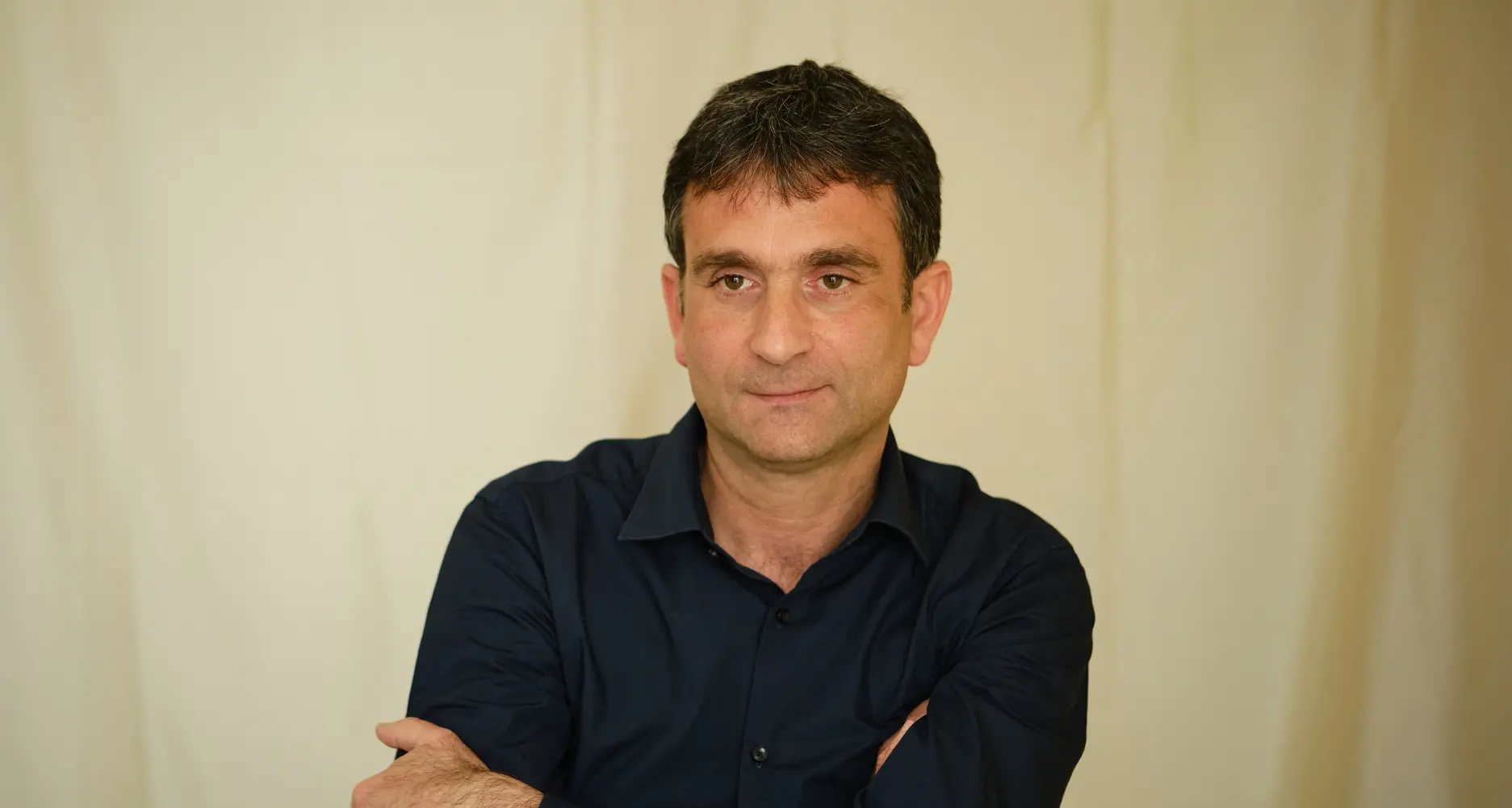 \"La sola notte\" di Gianni Usai: un romanzo tra distopia e memoria a Cagliari