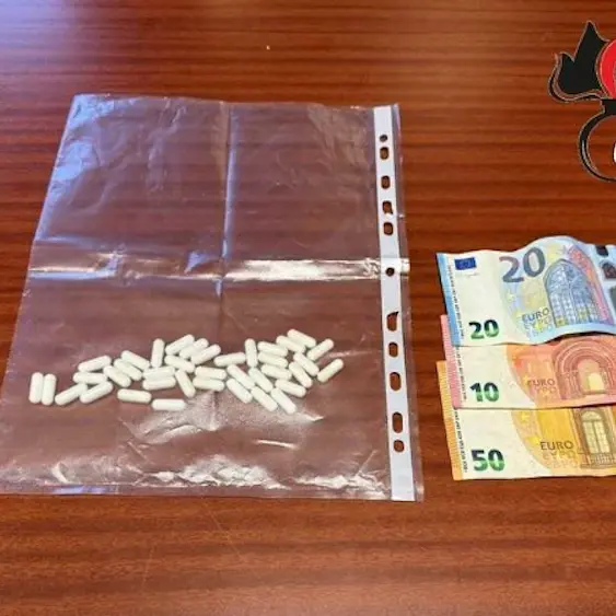 Porto Torres, cocaina nascosta nelle capsule dei medicinali: giovane arrestato dai Carabinieri