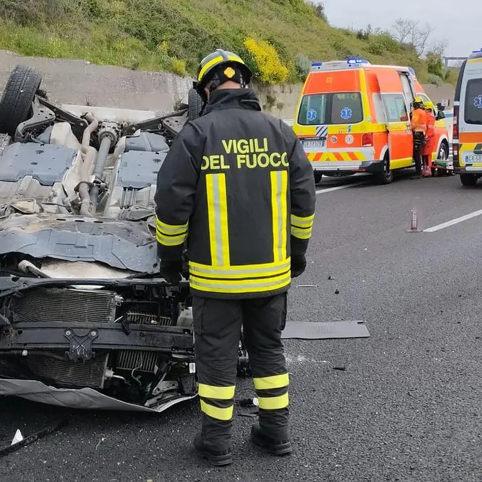 Terribile scontro auto-pullman a Bonorva: due persone estratte dalle lamiere