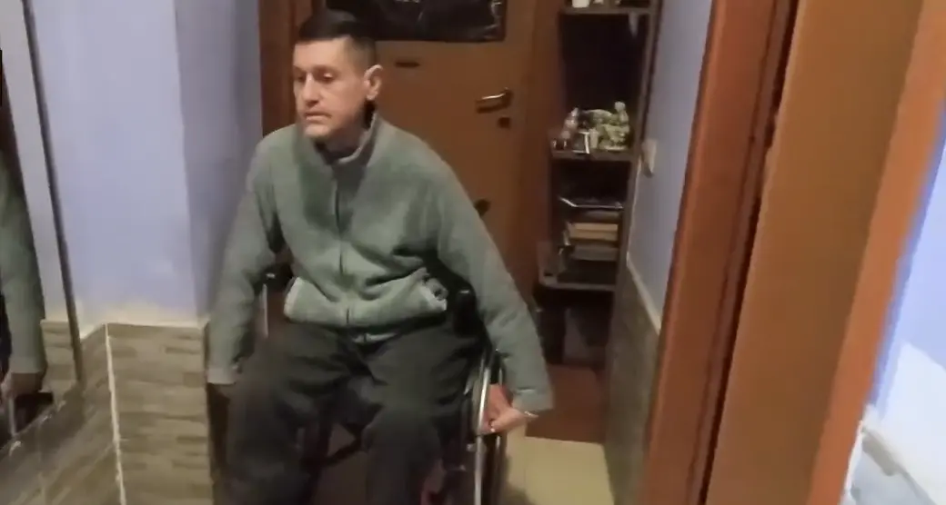 “Metà uomo, metà carrozzina”: l’odissea dei disabili tra burocrazia e ausili inadatti