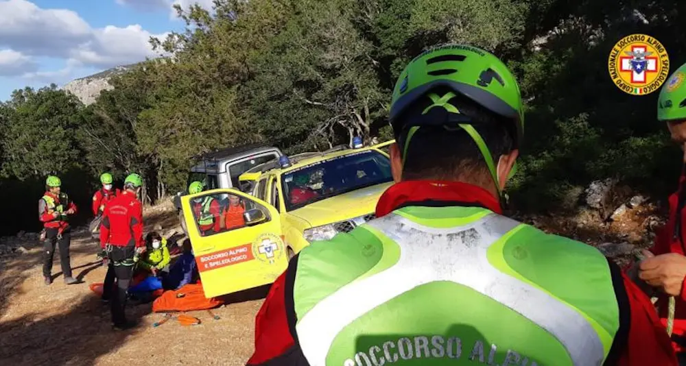 Bloccato tutta la notte su una parete rocciosa a Oliena: salvato un arrampicatore