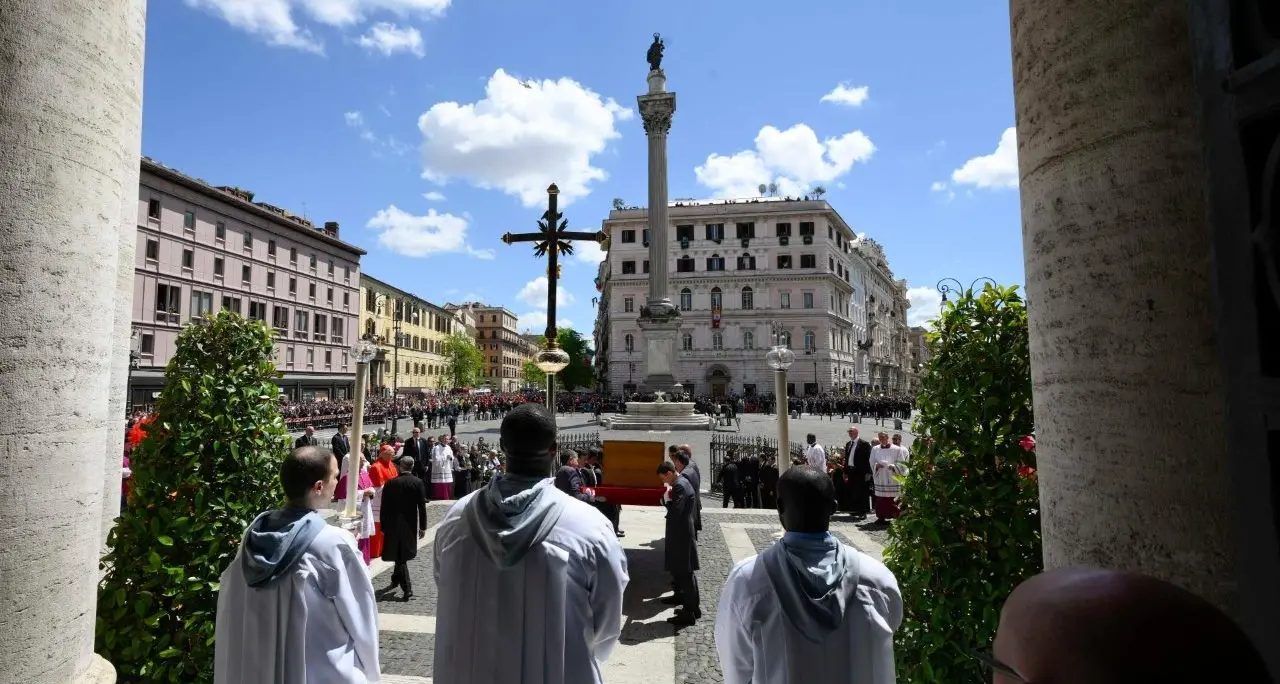 L'ultimo saluto a Papa Francesco nella sua amata Santa Maria Maggiore