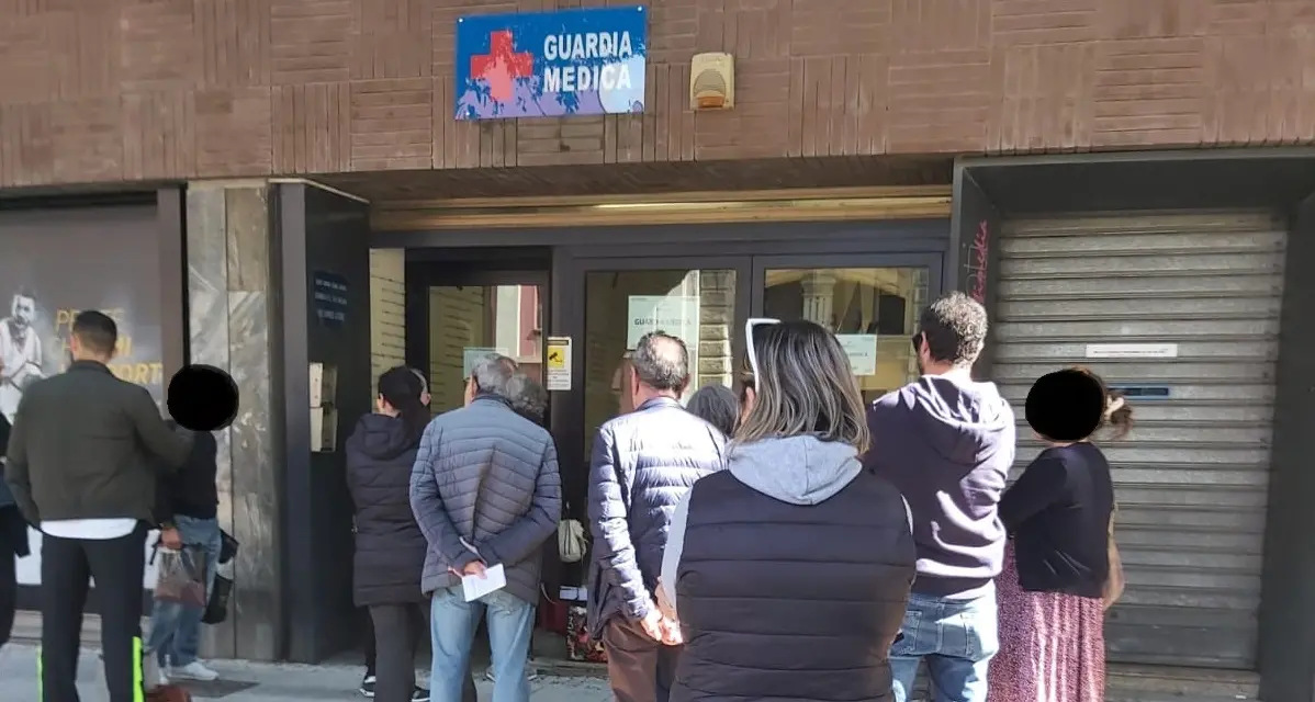 Pazienti e medici chiusi fuori dalla Guardia Medica a Cagliari
