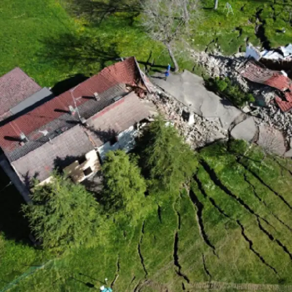 Emergenza frana a Boccassuolo: il fronte avanza di oltre 30 metri in una notte