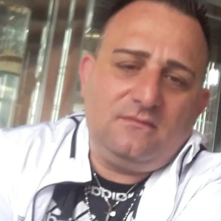 Freddato a colpi di pistola mentre fa benzina nel Casertano: fermato l'assassino