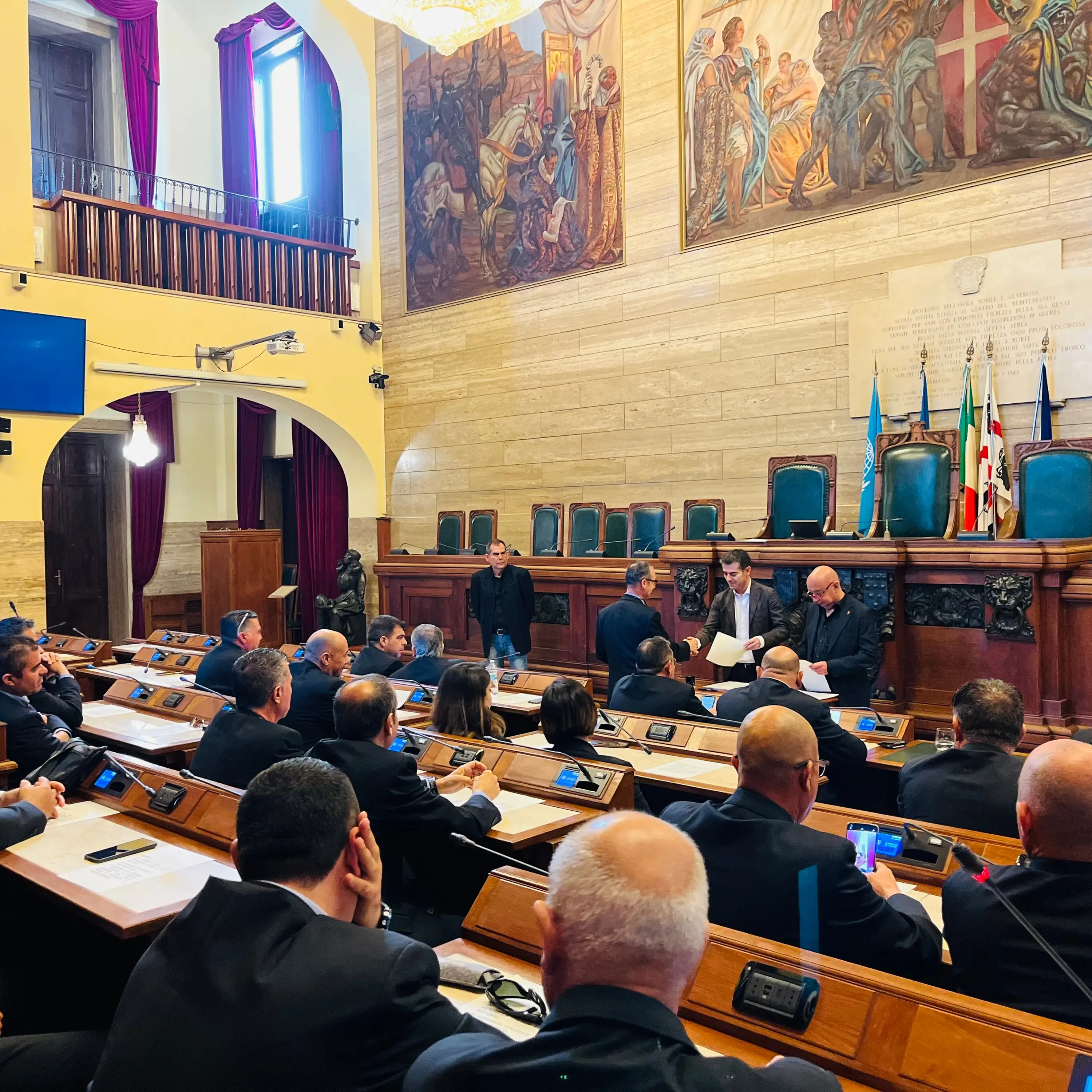 Sicurezza sui mezzi pubblici: nuovi agenti di Polizia Amministrativa giurano a Cagliari