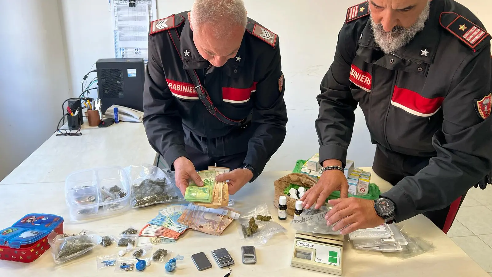 Latitante da mesi riprende a spacciare: incastrato e arrestato a Iglesias