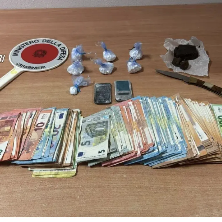 Scoperta attività di spaccio domiciliare a Olbia: in manette un giovane