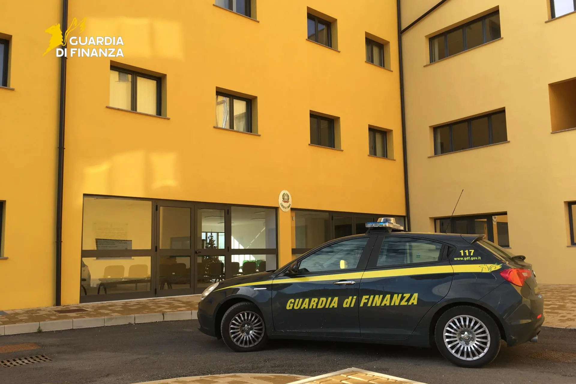 Irregolarità fiscali: chiuso bar tabacchi a Palau dopo un'ispezione della Guardia di Finanza