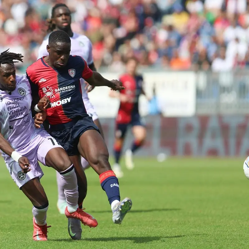 Cagliari-Udinese 1-2, rinviata la festa salvezza