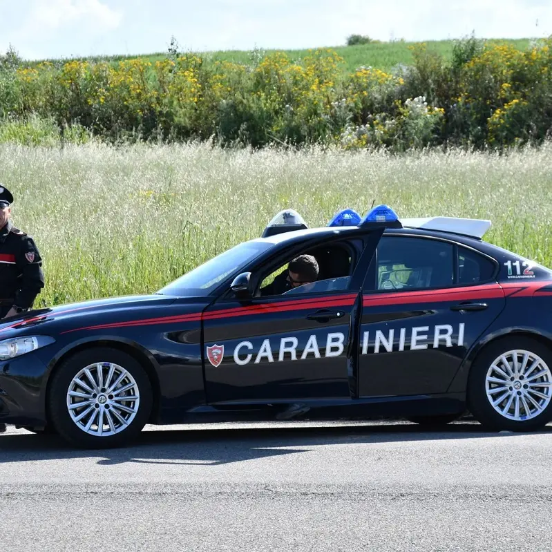 Tensione a Ussaramanna: anziano contesta confini e aggredisce carabinieri